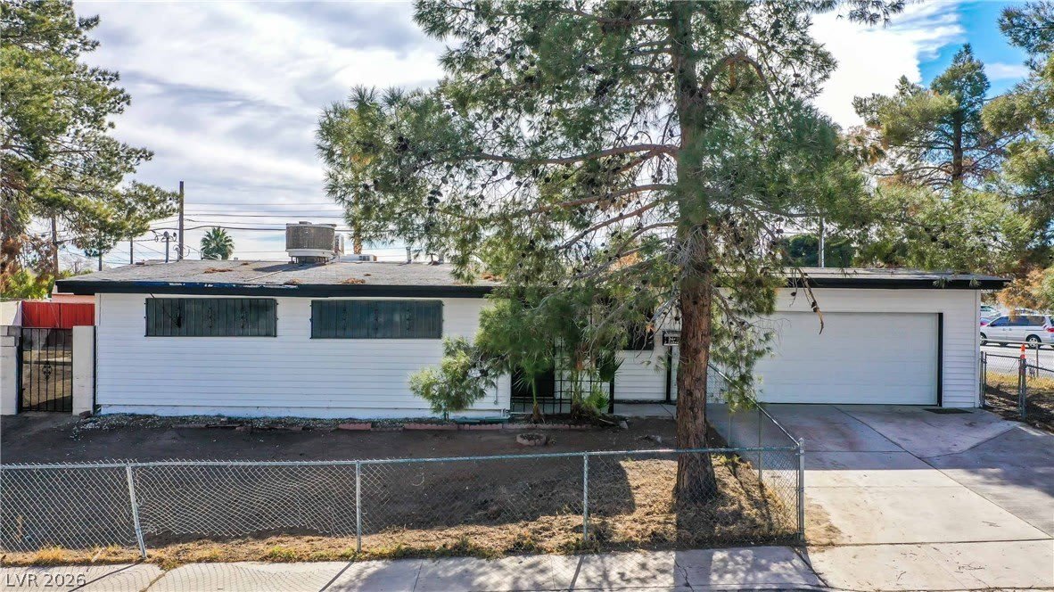 612 Bruce Street – photo 1