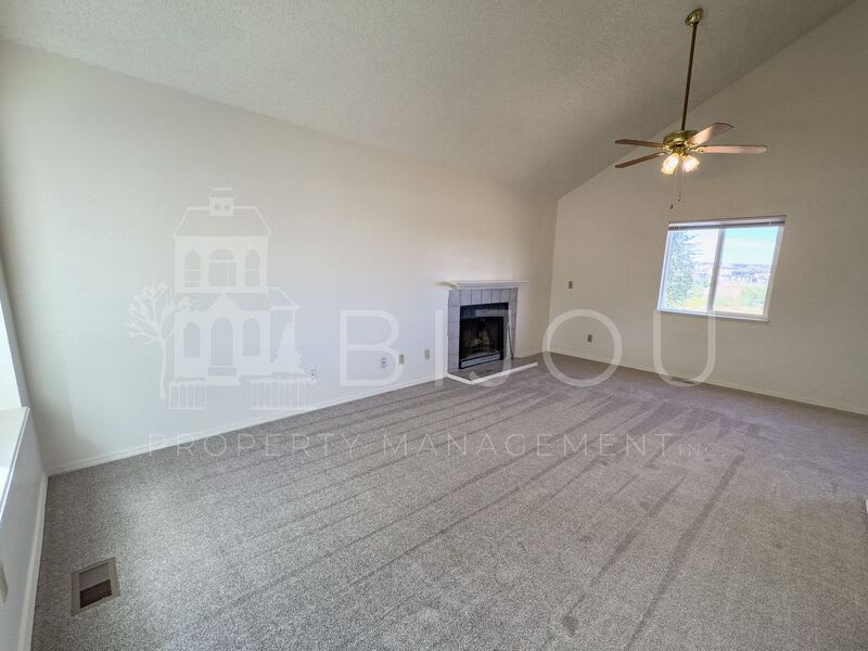 6470 Chantilly Pl – photo 3