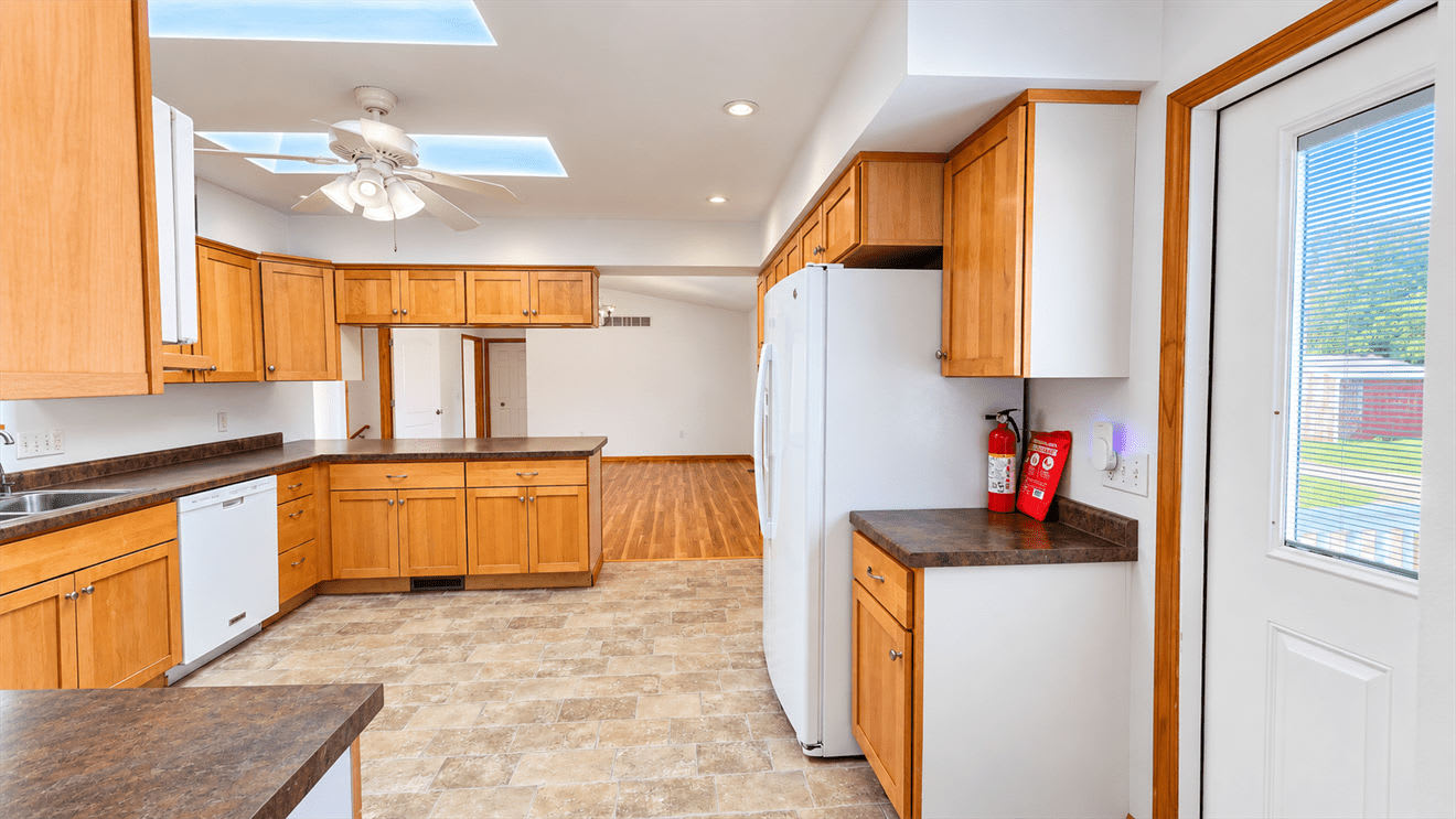 1425 N Sutton Rd – photo 3