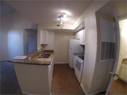 Convenient Layout 3Bed 2Bath 3 Story Condo – photo 4