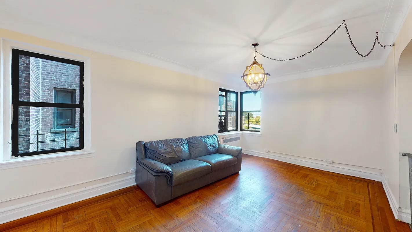 3000 Valentine Ave Apt 4E – photo 1