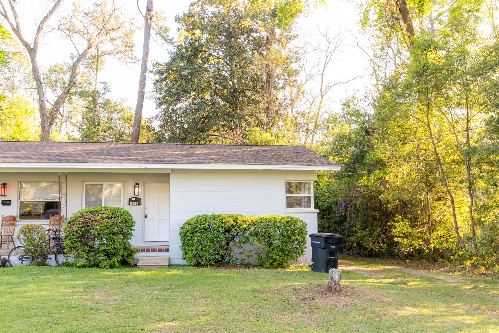 2 Bedroom / 1 Full Bath – photo 1