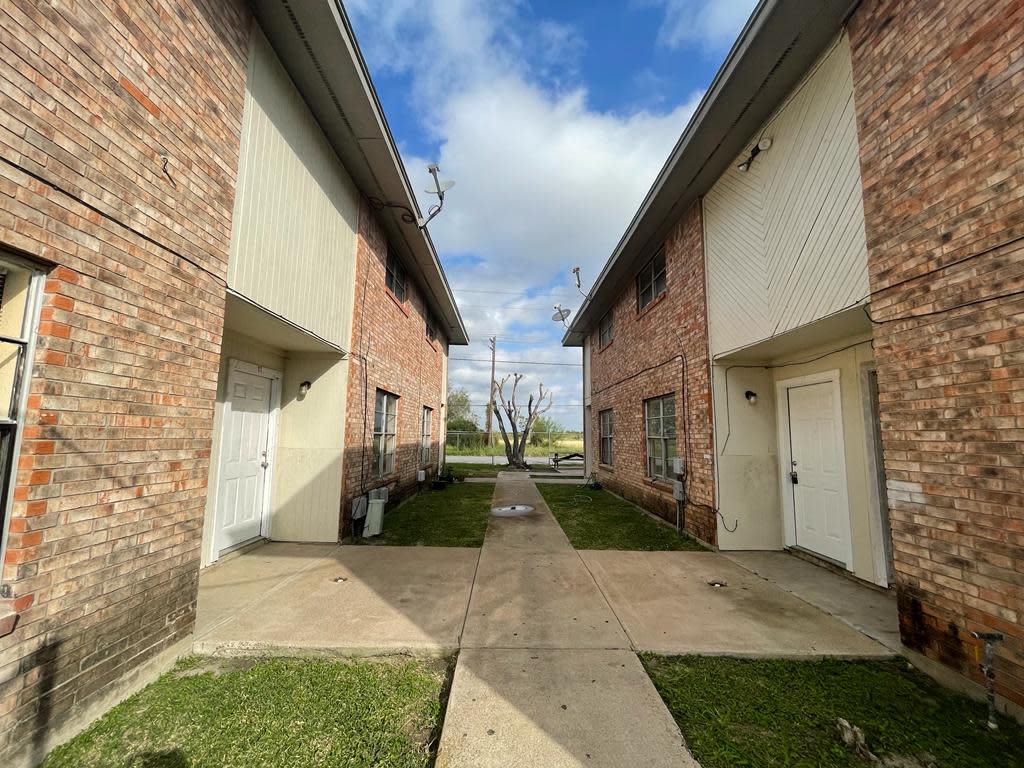 712 Sugar Cane Dr – photo 2