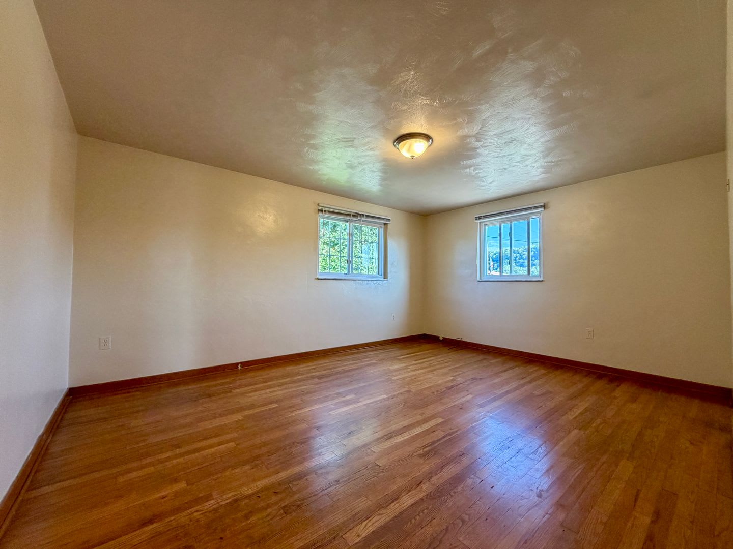 Charming Two Bedroom Townhome With A Private Basement A Shared Backyard Space Call Today – photo 5