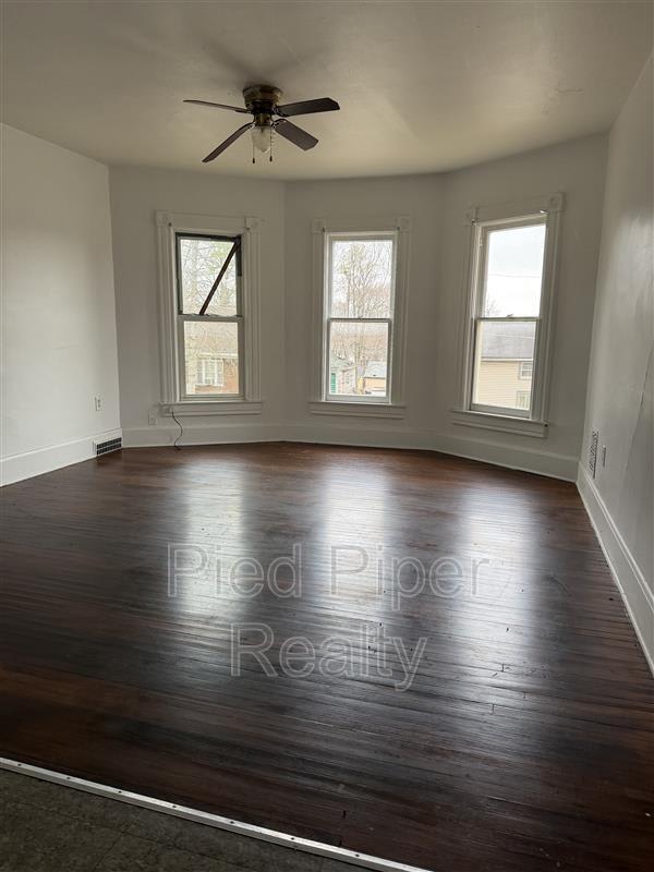 534 1 2 E Wyandotte St – photo 2