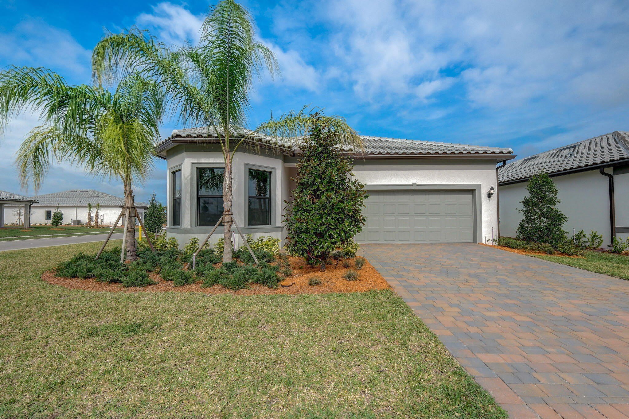 837 SE Courances Drive – photo 2