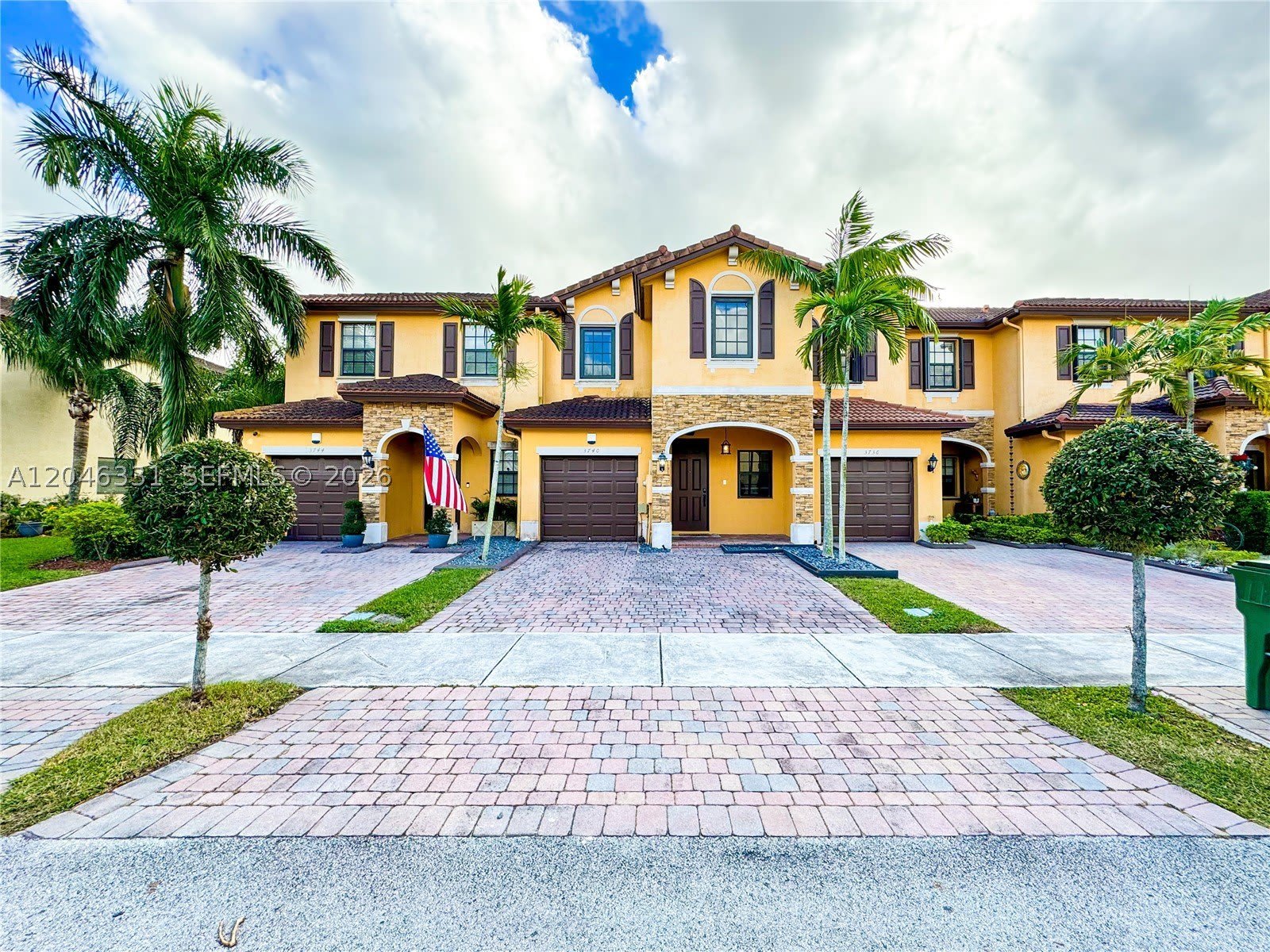 3740 Ne 3Rd Ct – photo 1