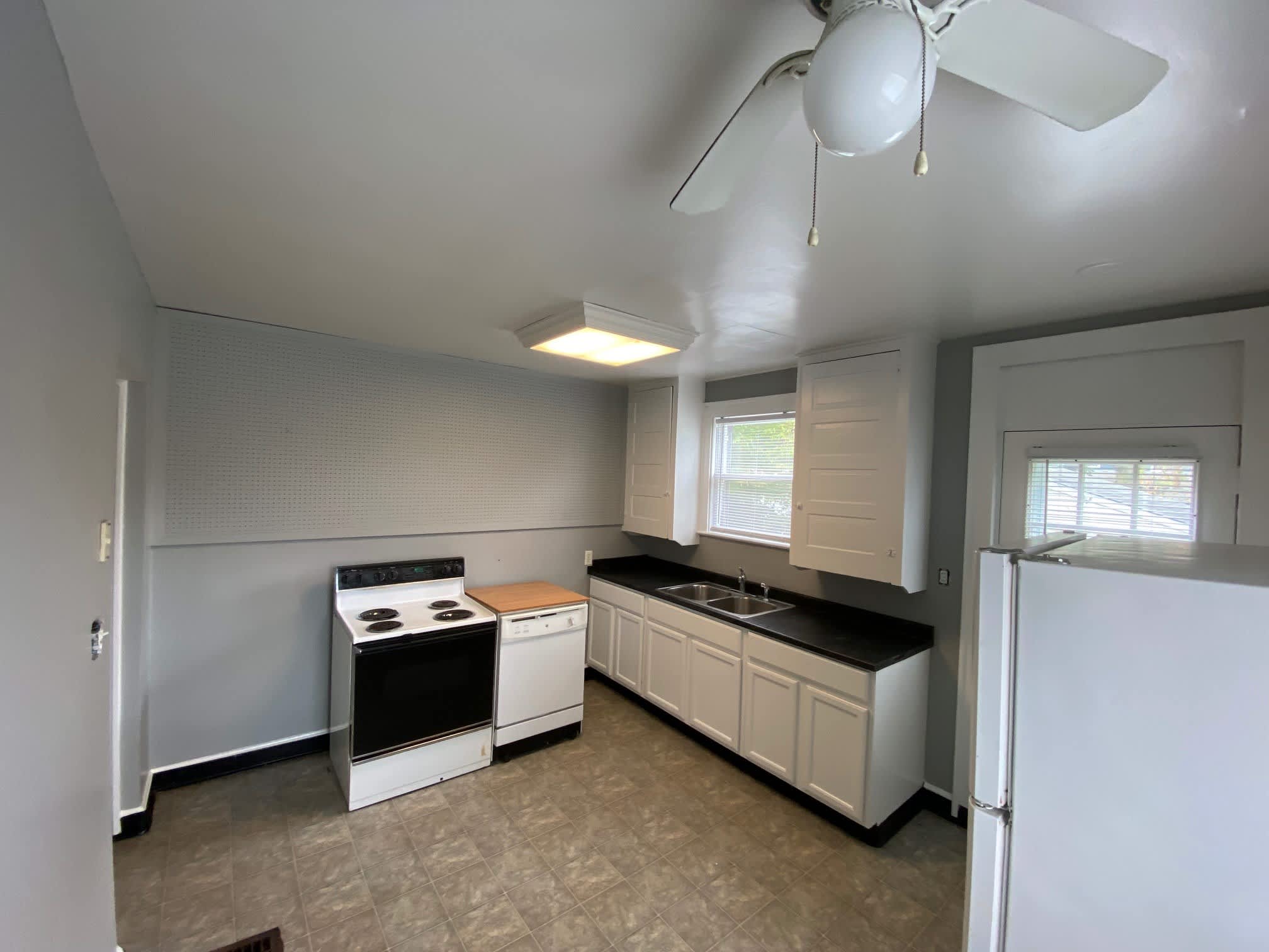 1150 Mulford Rd – photo 2