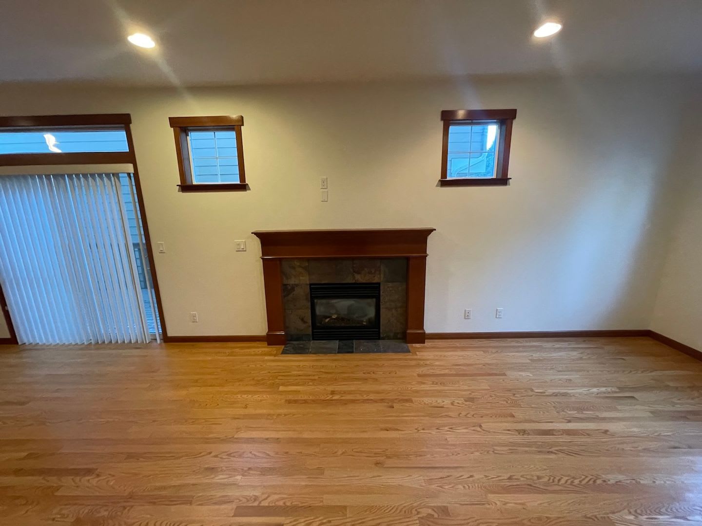 Gorgeous 3 bedroom Home for Rent in Edmonds – photo 2