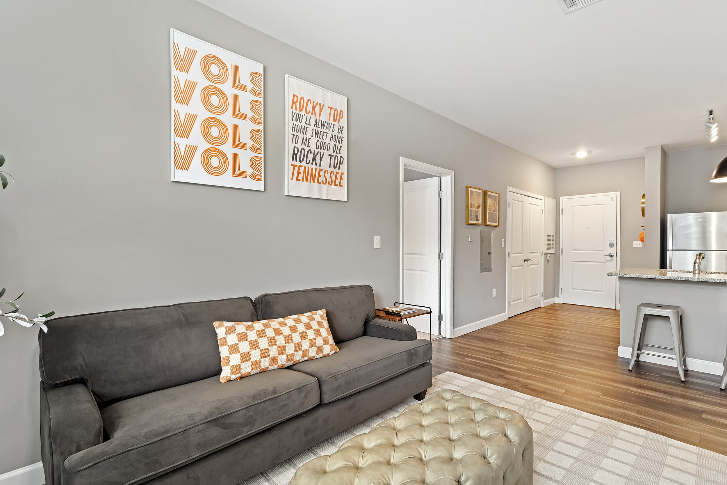 303 Flats – photo 5