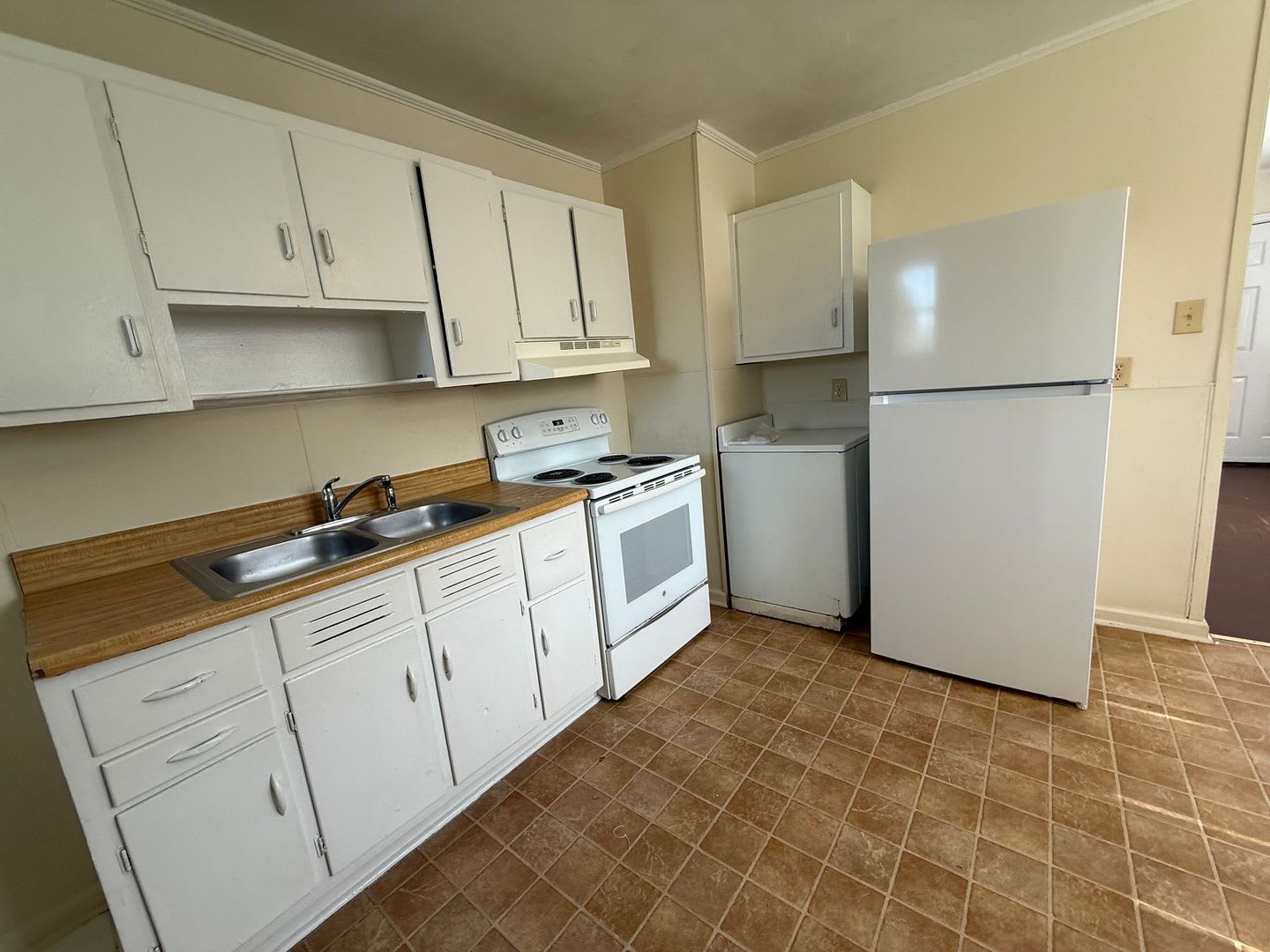 2 bedroom, 1 bath duplex – photo 3