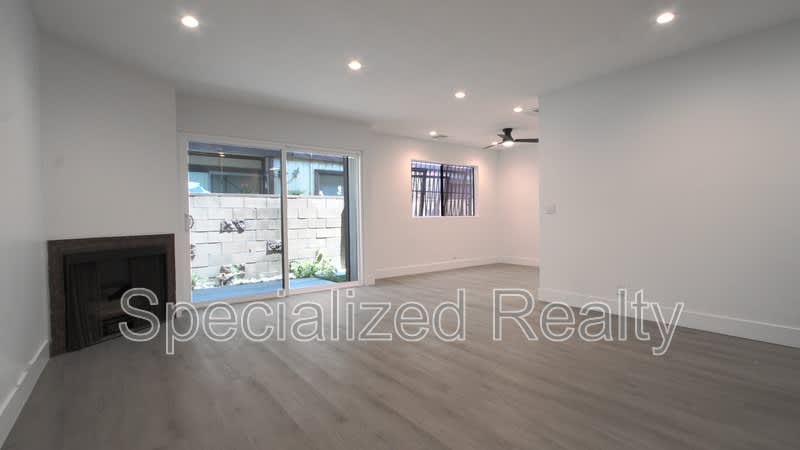 9603 Van Nuys Boulevard – photo 5