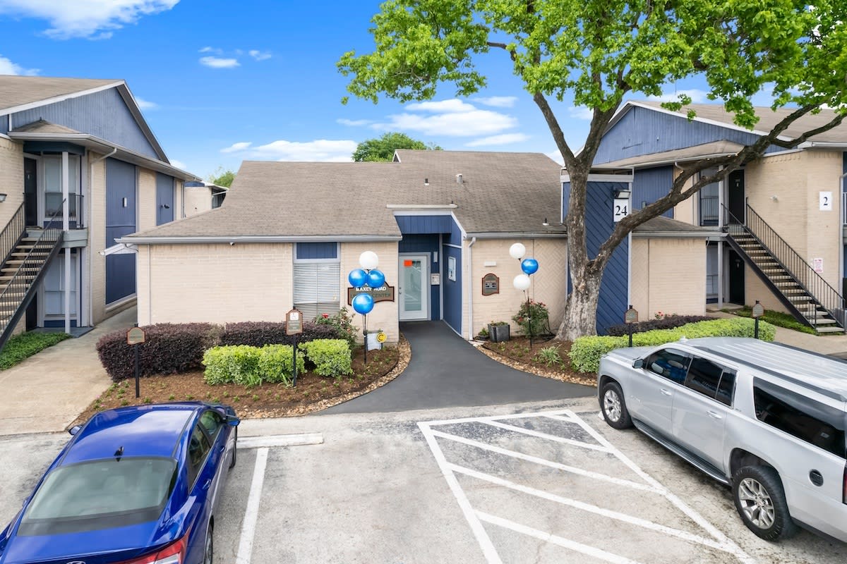 Pine Creek Apartments – photo 5