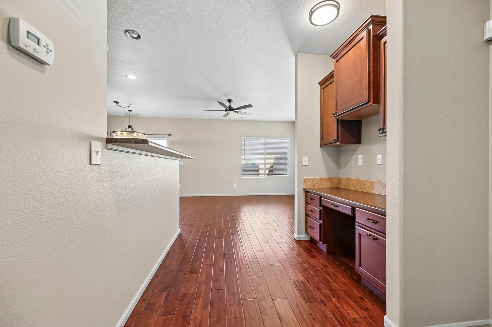 Newer Townhome in Dublin Commons! – photo 4