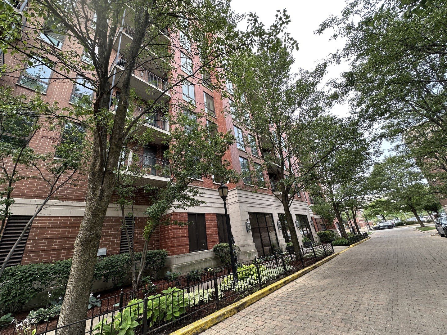 343 W Old Town Court – photo 4