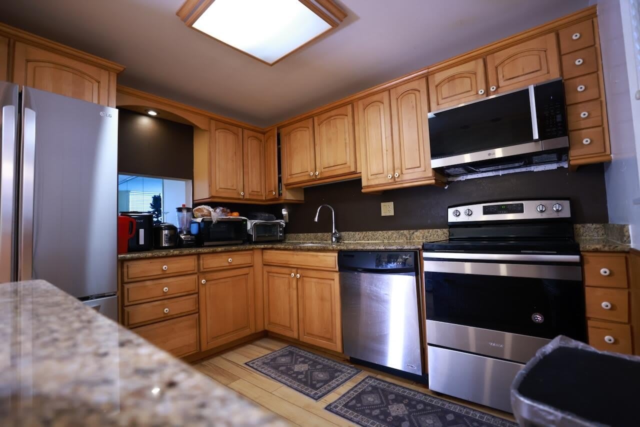 6570 Royal Palm Boulevard – photo 4
