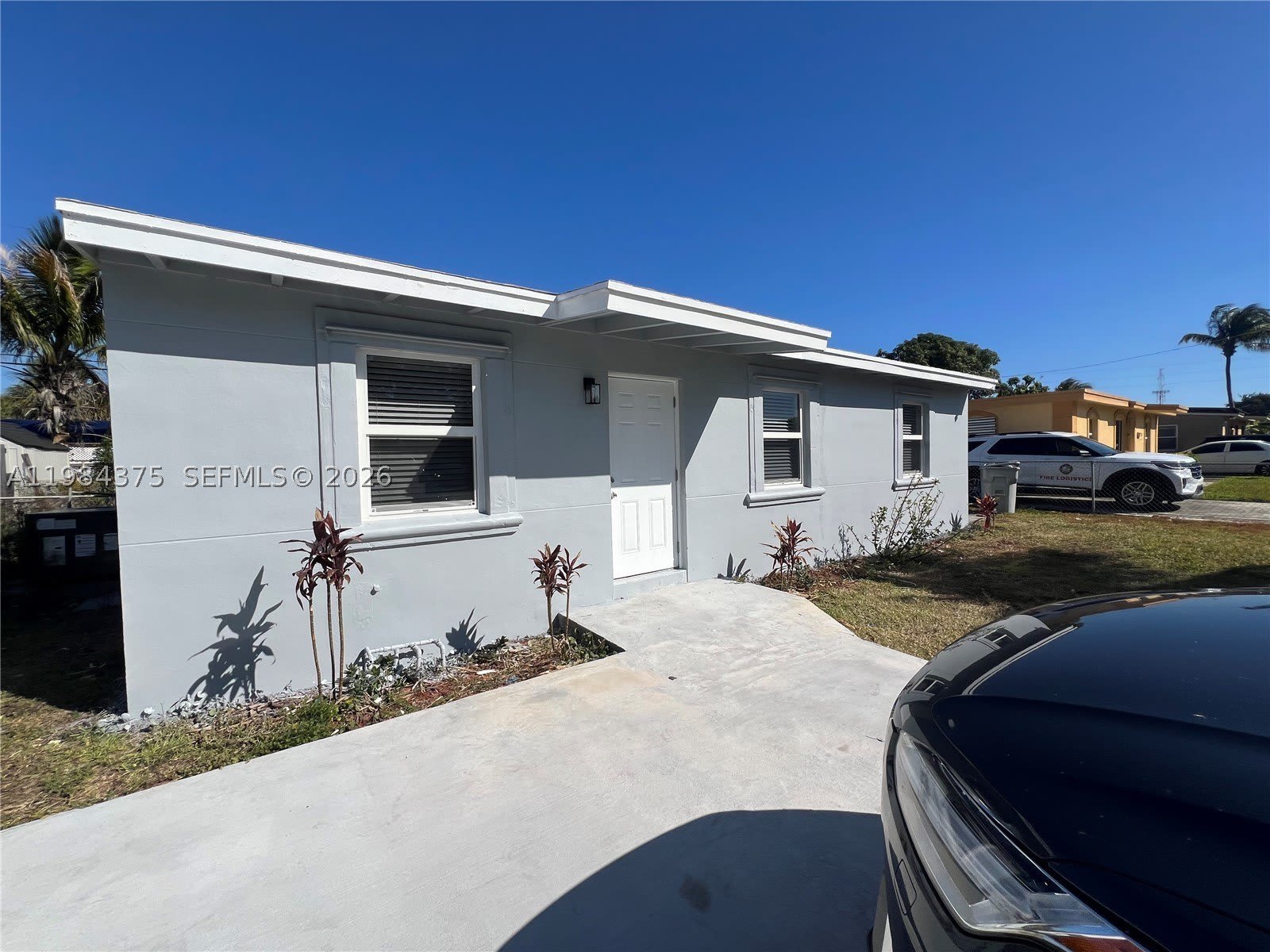 361 NW 16th St – photo 1