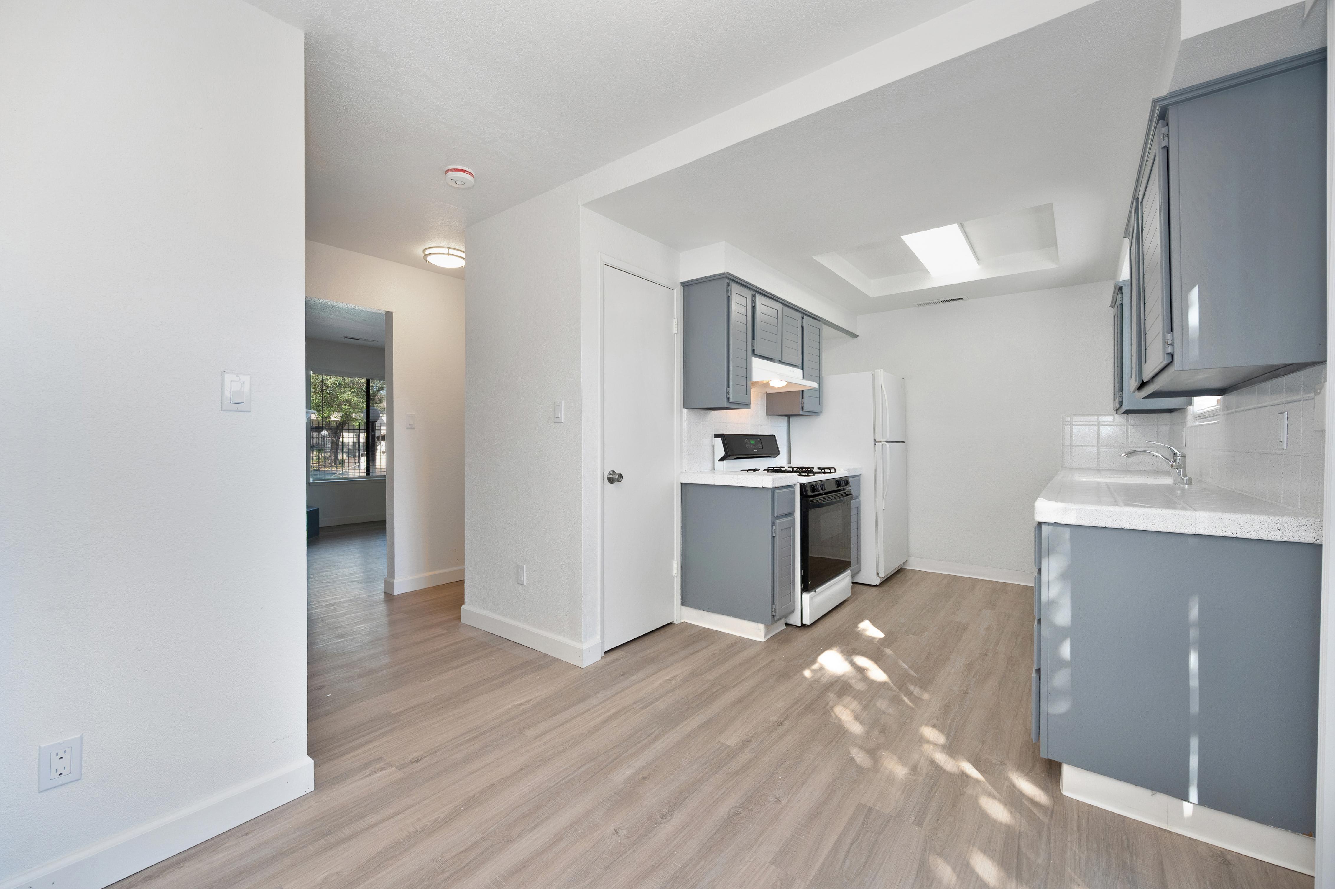 Townhomes at 201 – photo 5
