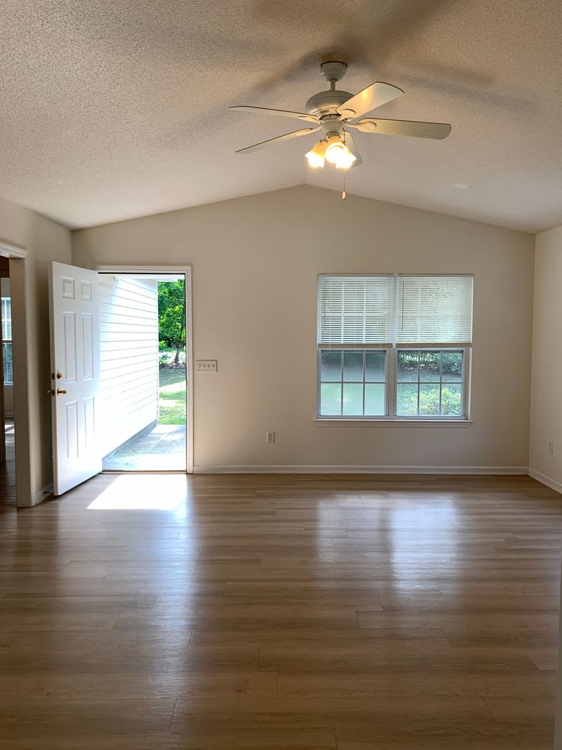 3 Bedroom, 2 Bath House on Masonboro Loop! – photo 4