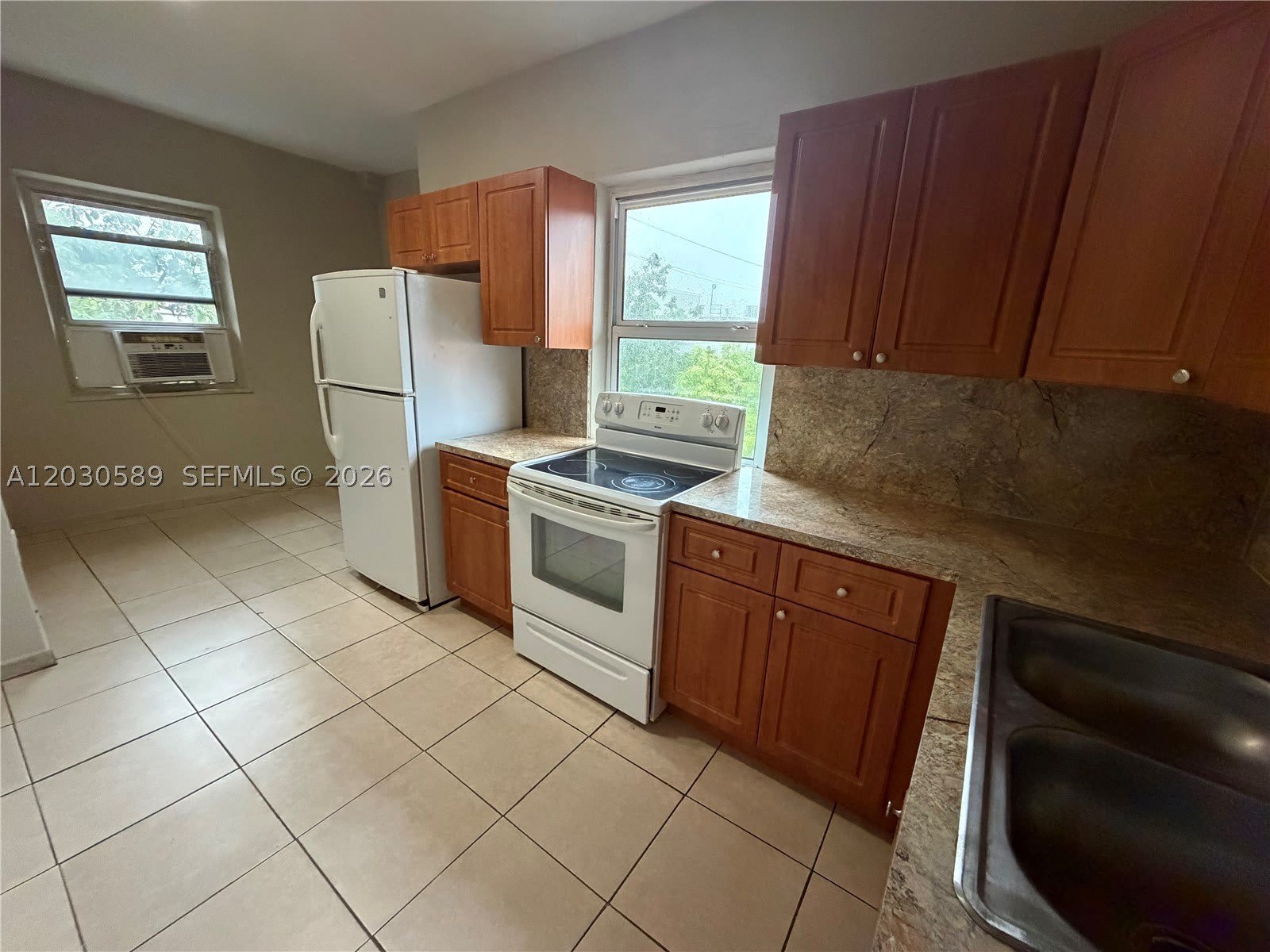 1422 NW 26th Ave – photo 2