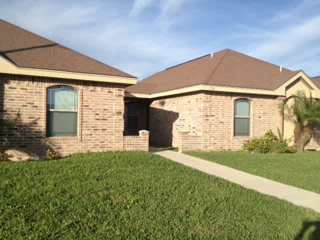 802 Emerald St – photo 1