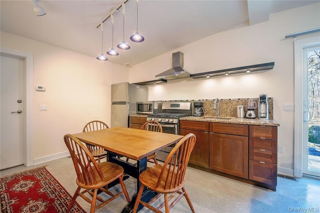63 Gardiners Lane – photo 3