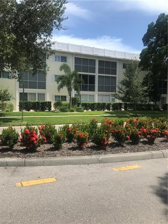 216 Banyan Blvd – photo 1