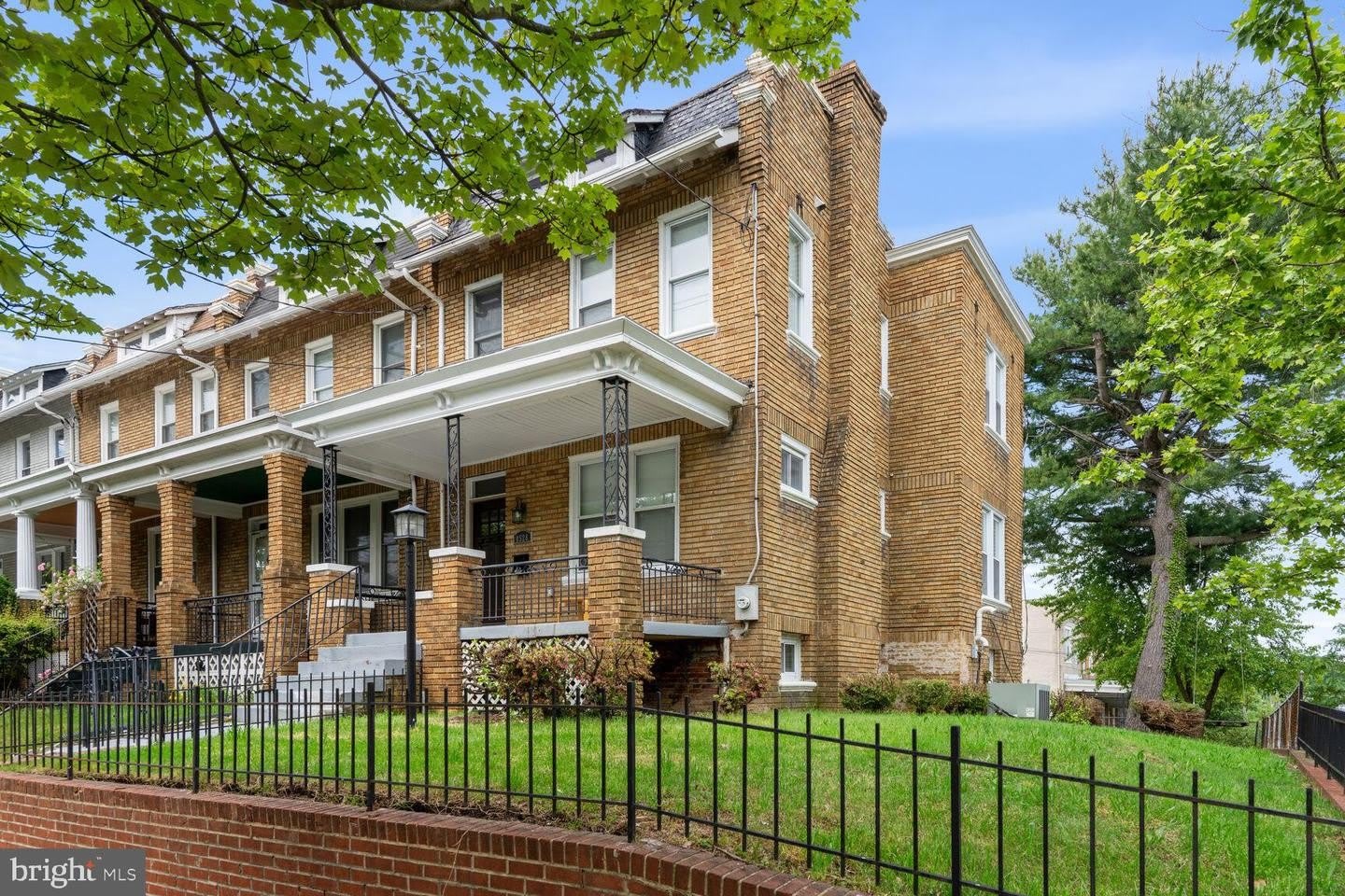 4528 4TH ST NW – photo 2