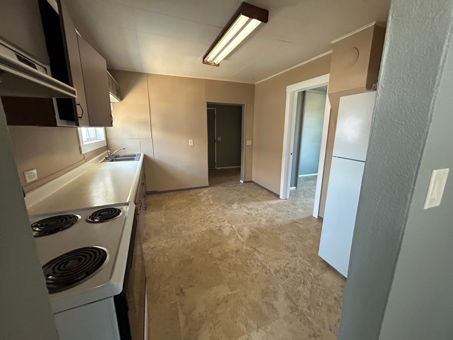 3 bedroom house close to shopping. – photo 4