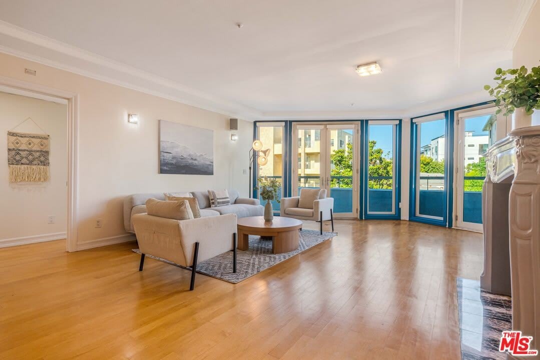1645 Malcolm Ave – photo 4