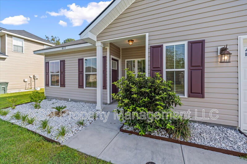 673 Meloney Dr – photo 4