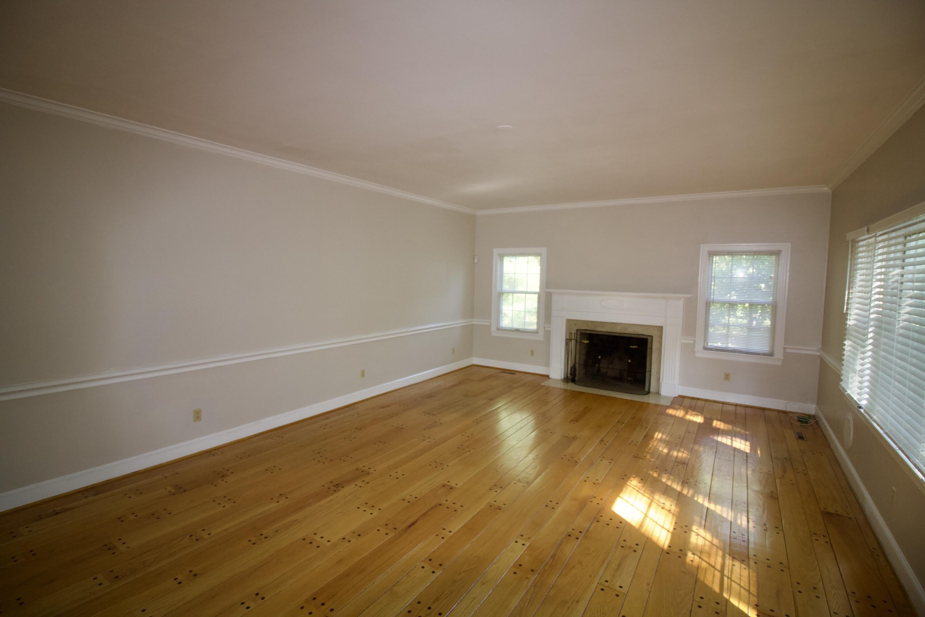 1502 Electric RD – photo 4