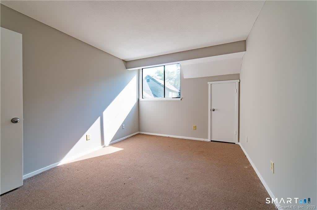 140 Woodvale Drive – photo 1