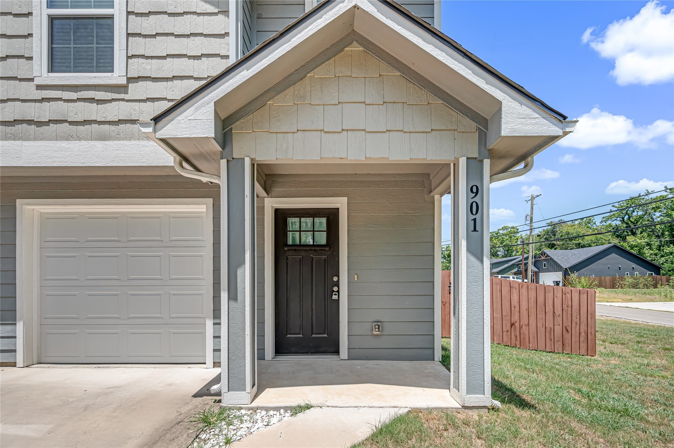 901 W Collins Street – photo 1