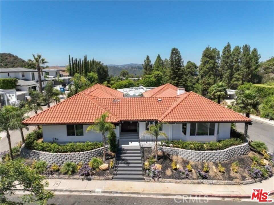 2199 Summitridge Dr – photo 2