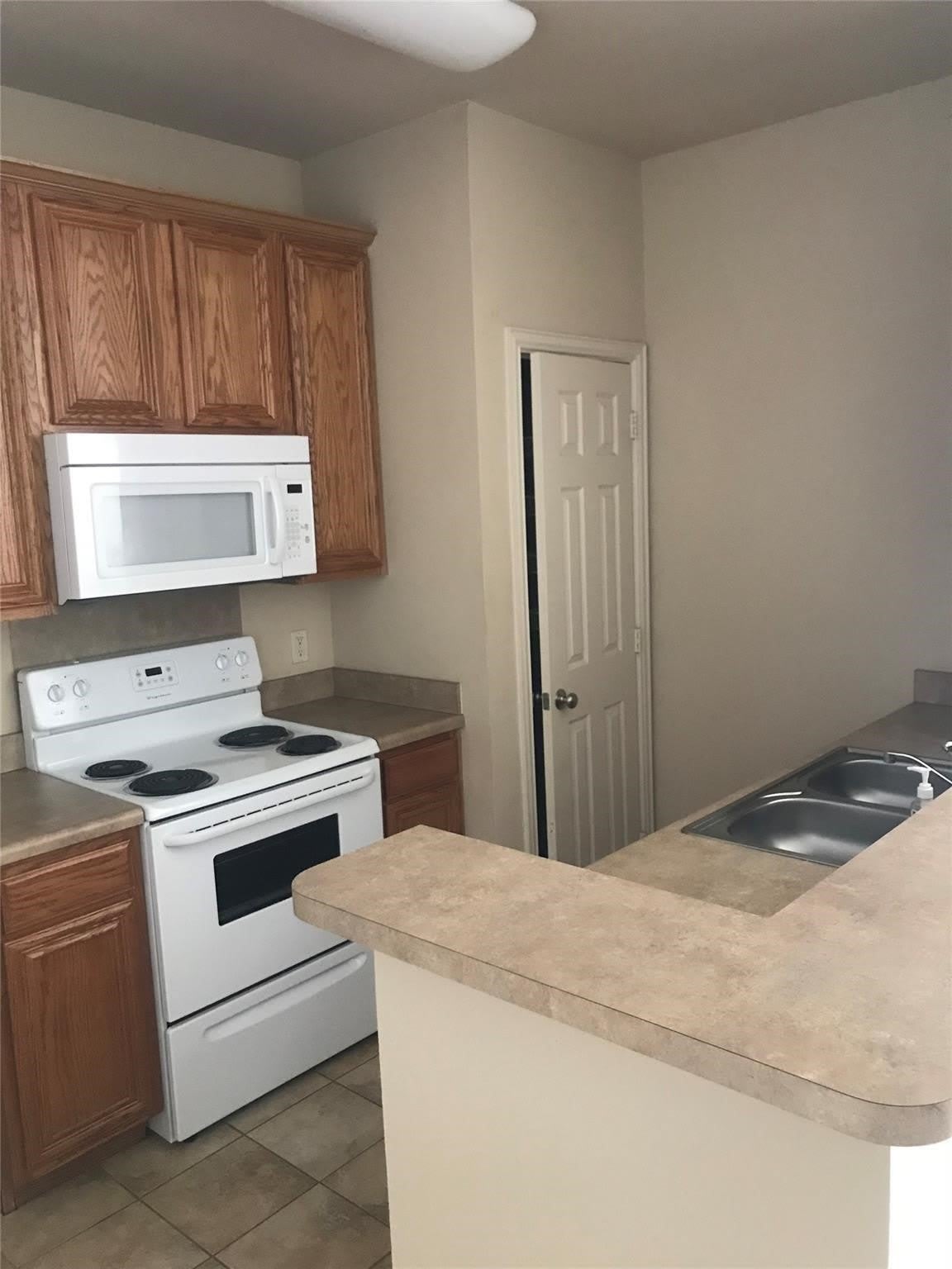 213 S Magnolia Street – photo 2