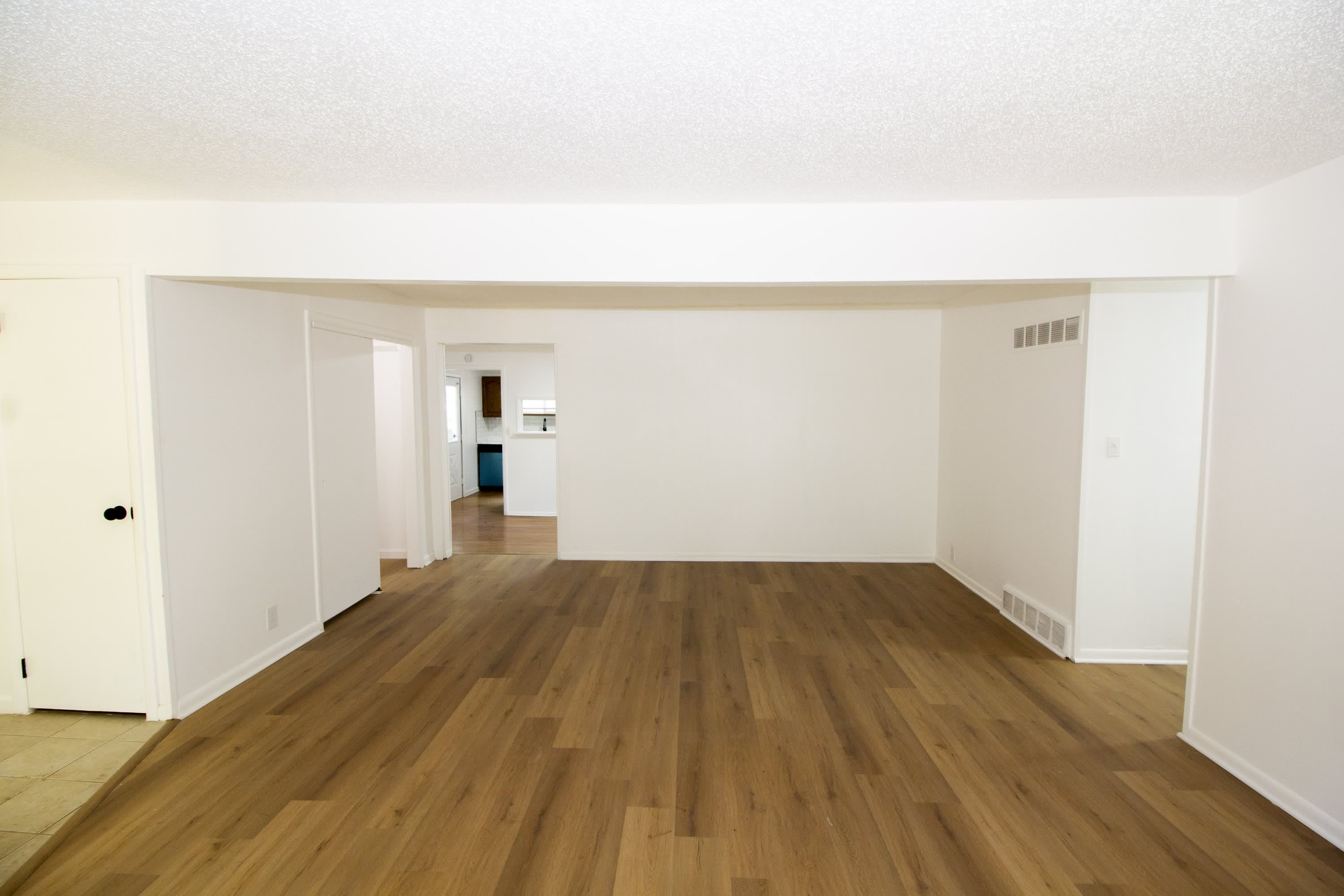 6912 North Harrison Street – photo 3