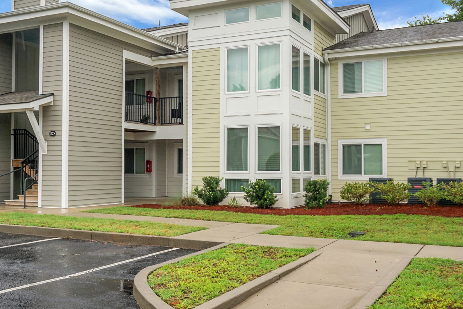 1 Bedroom 1 Bathroom Condo Mt Pleasant Near Ravenel Bridge – photo 2