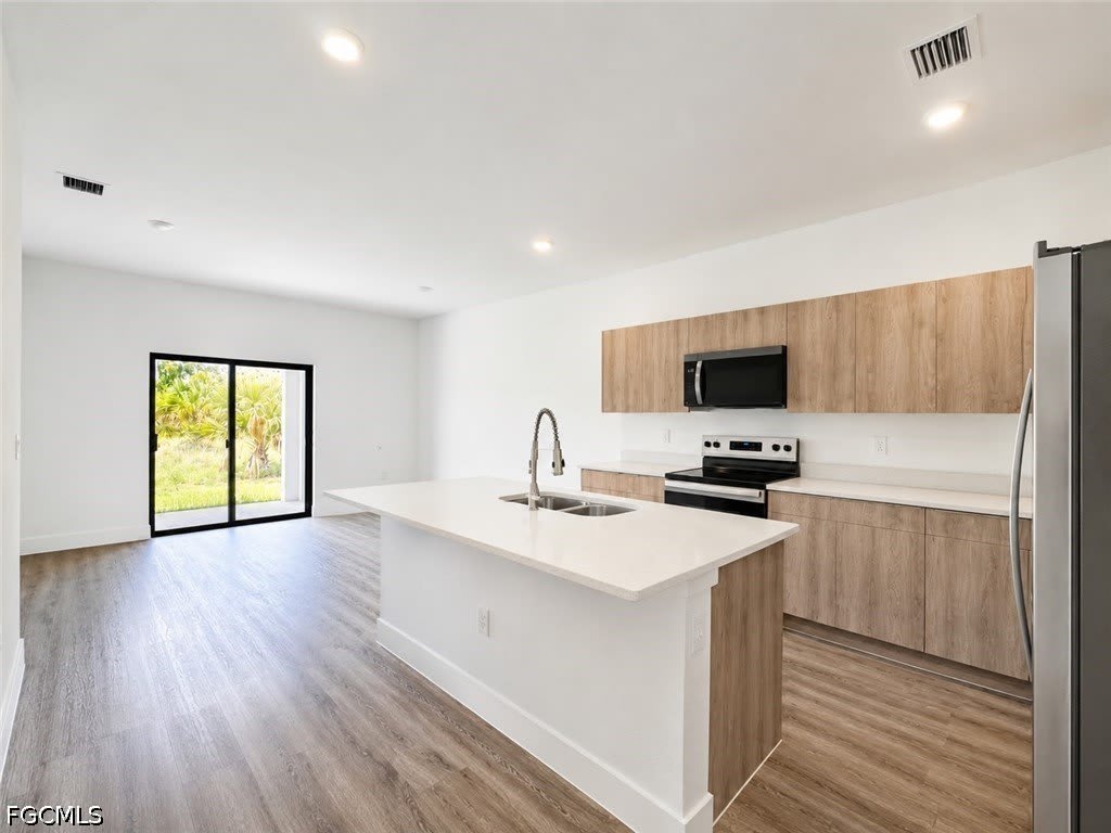 1258 MILWAUKEE Boulevard – photo 2
