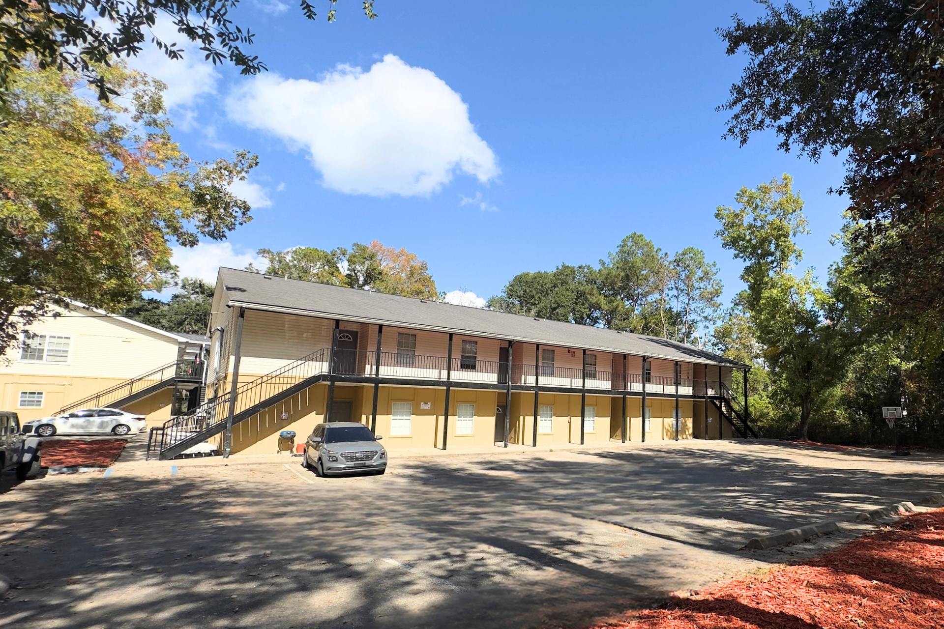 Mockingbird Garden Apartments – photo 1