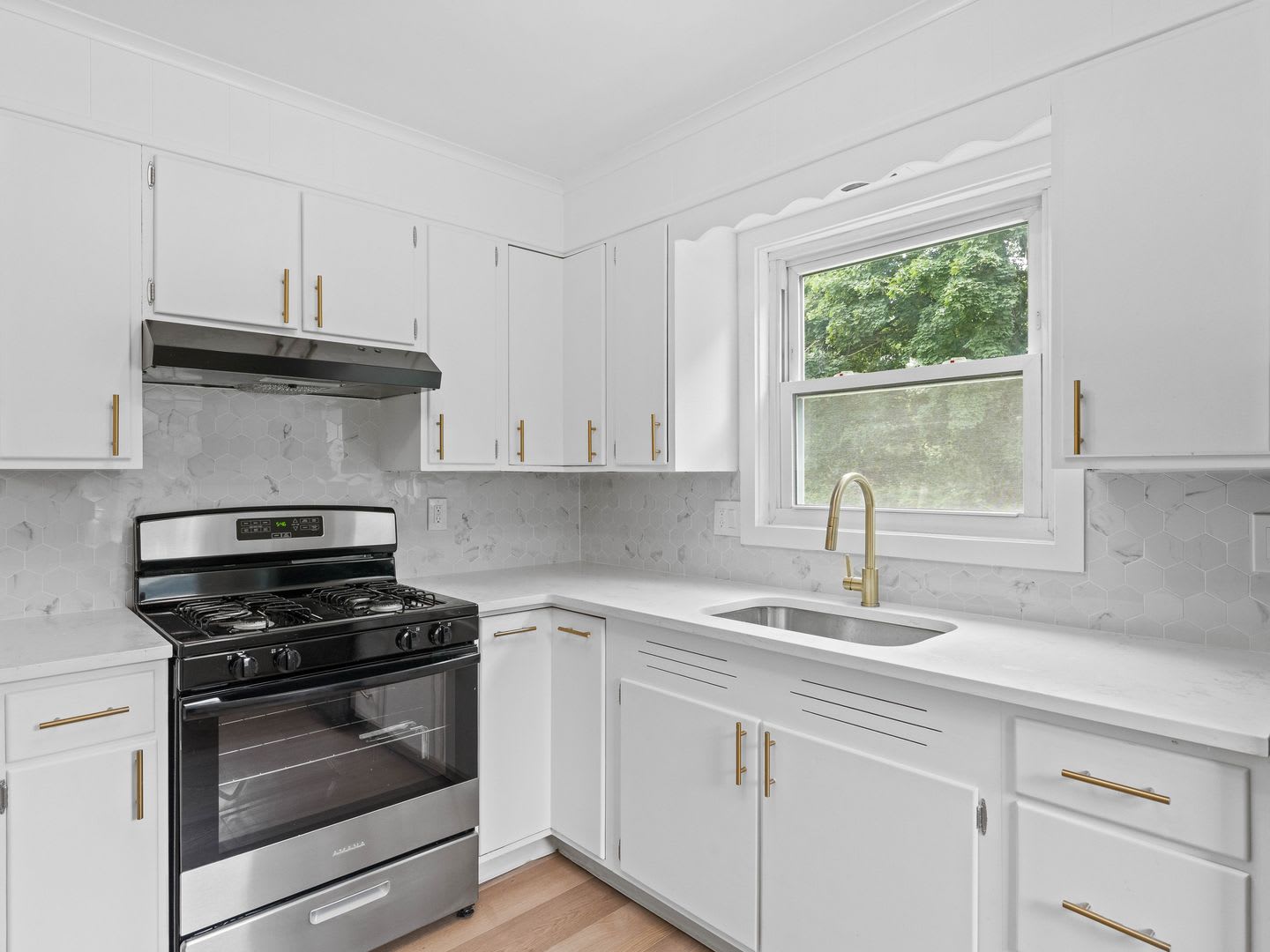 Charming Renovated Home with Modern Updates & Spacious Yard – photo 1