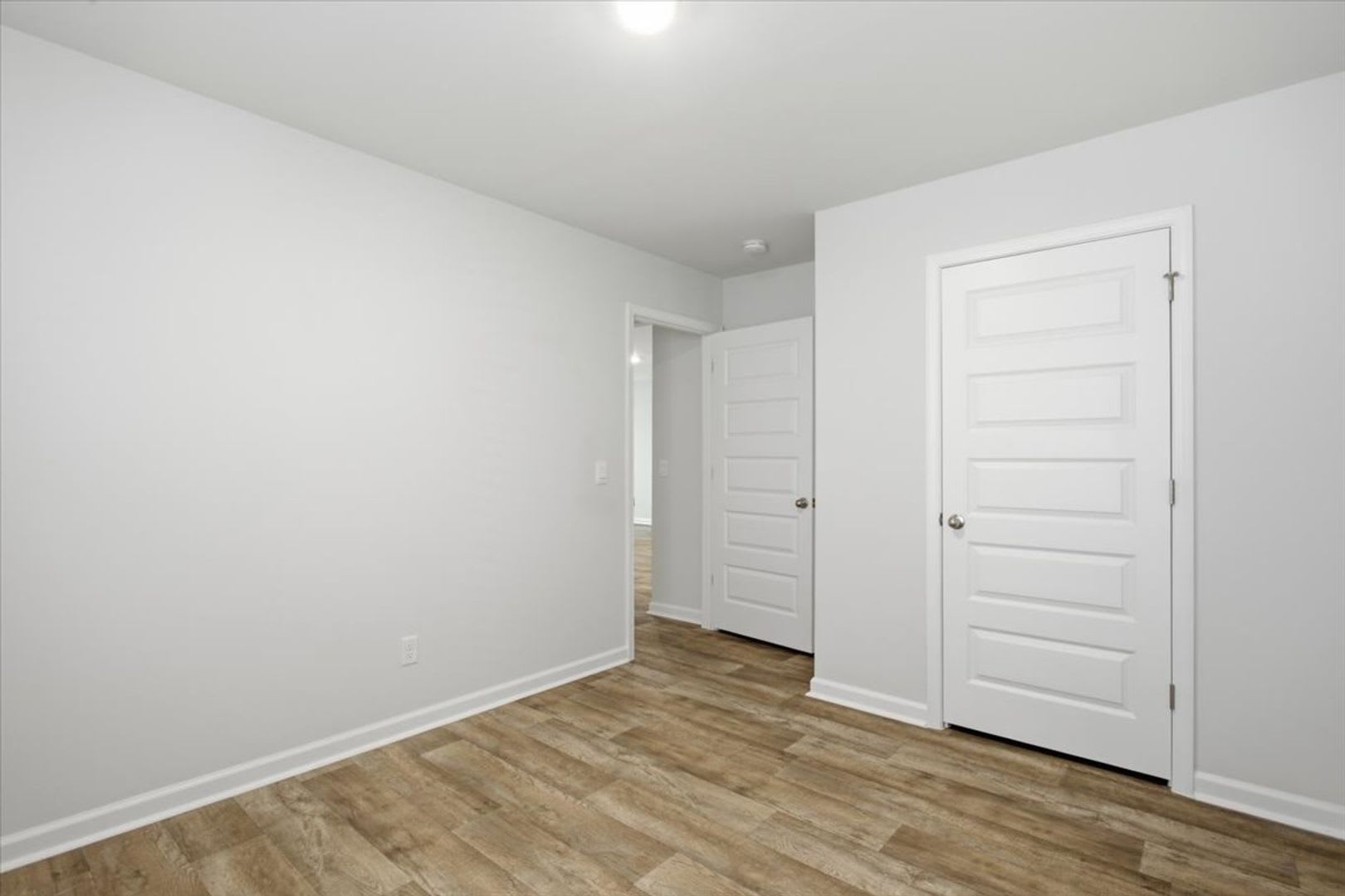 3 Bedrooms 2 Bathrooms 2 Car Garage Pet Friendly – photo 4