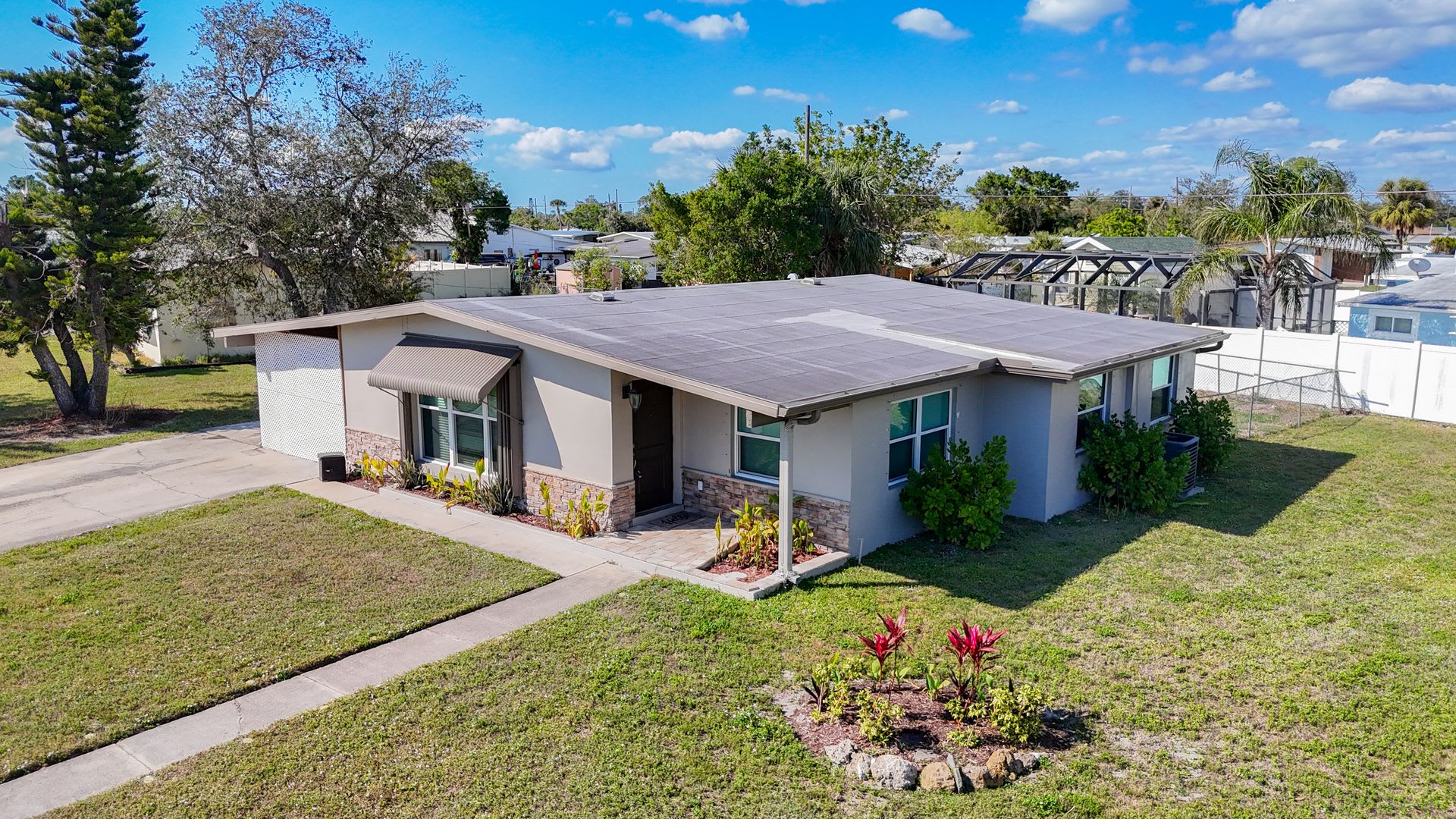 BEAUTIFUL ANNUAL RENTAL HOME – photo 3