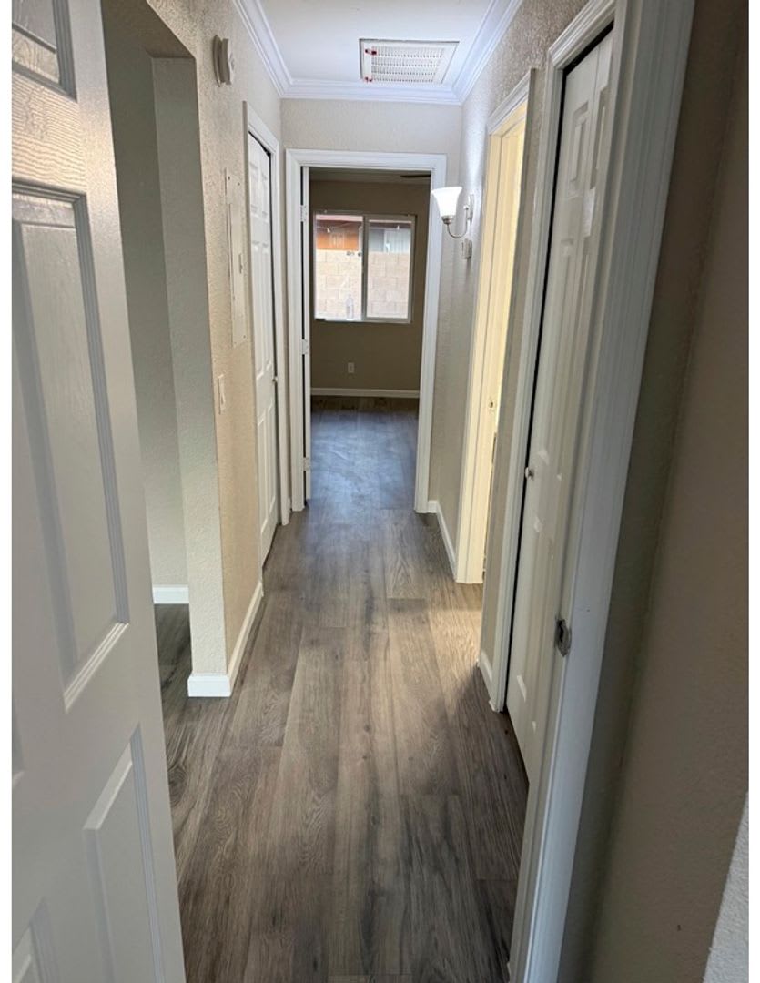 New Remodeled 2 Bedroom 1 Bath Unit With Private Patio And Full Size Washer And Dryer Hookups – photo 4