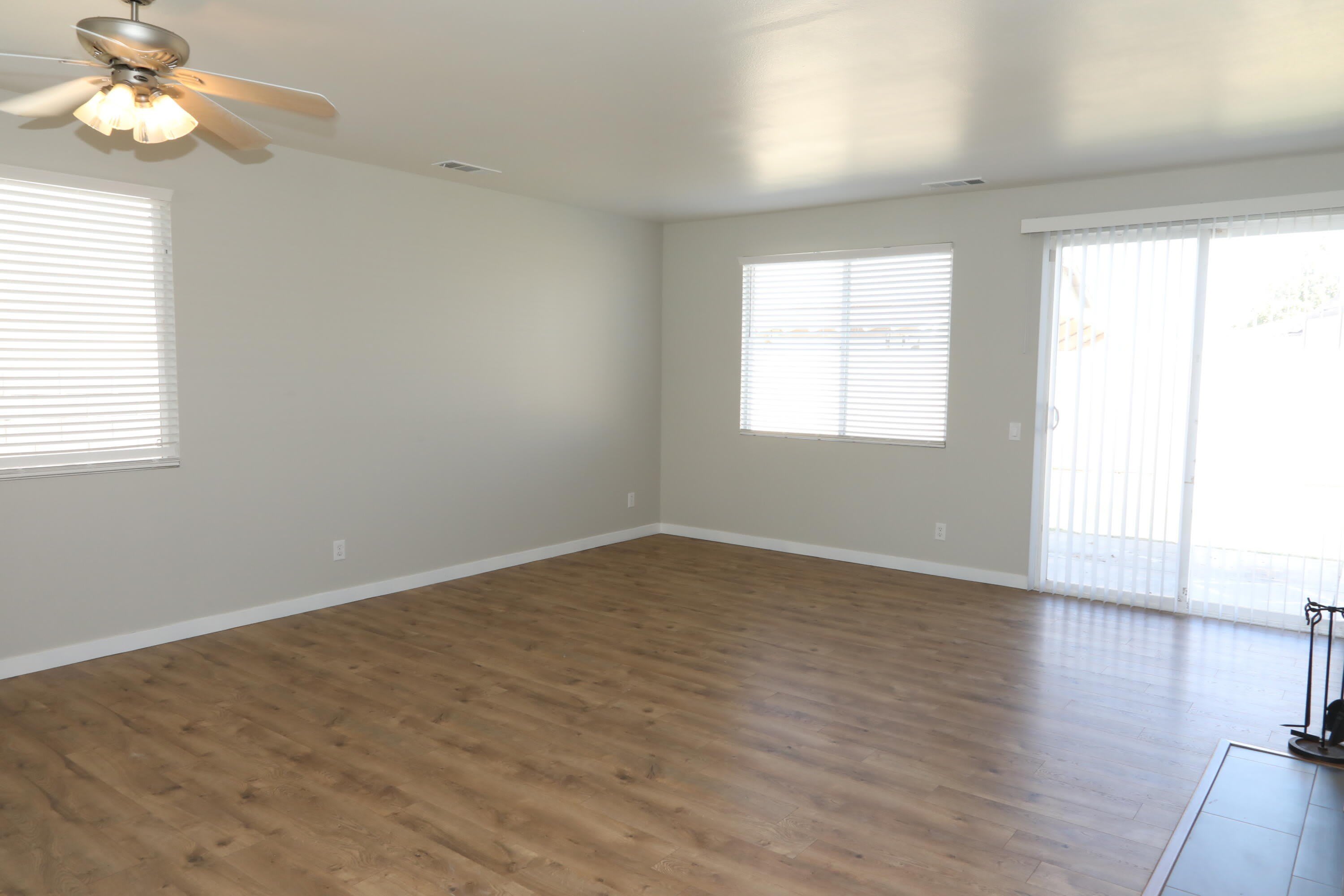1559 W Avenue H4 – photo 4