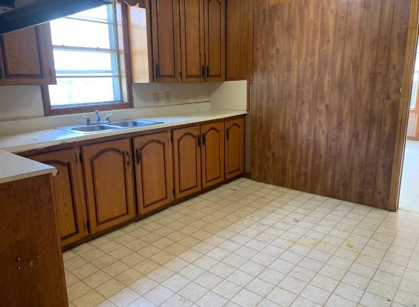 820 Raymond Street – photo 2