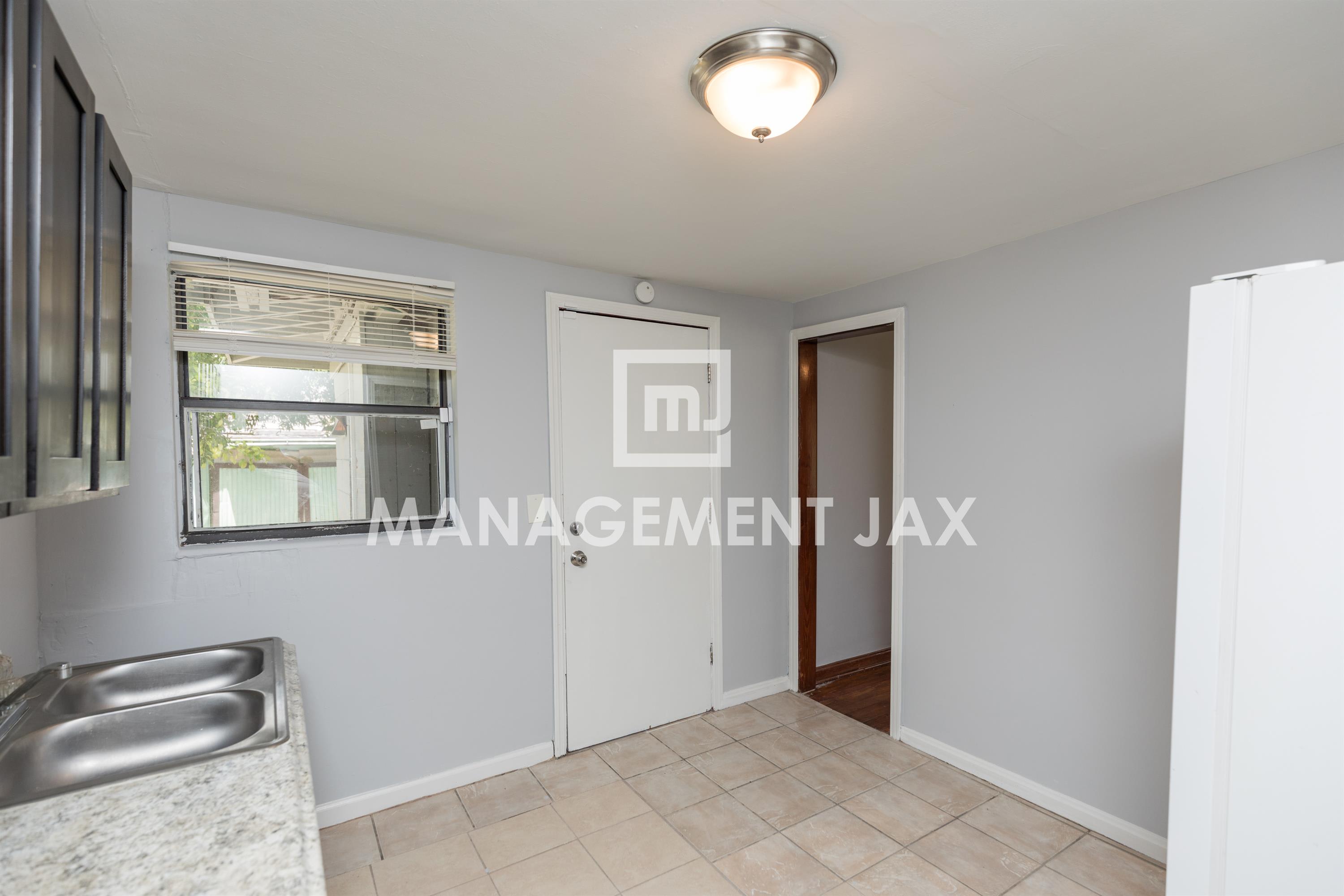 1598 West 33rd Street – photo 2