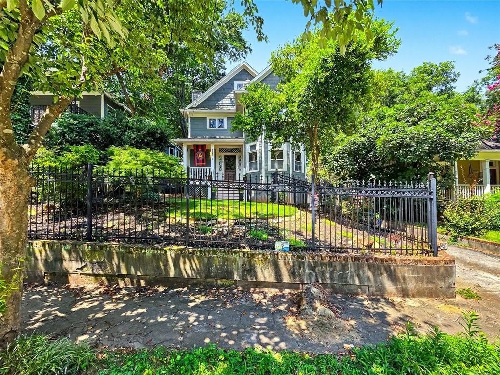 324 Brooks Avenue NE – photo 1