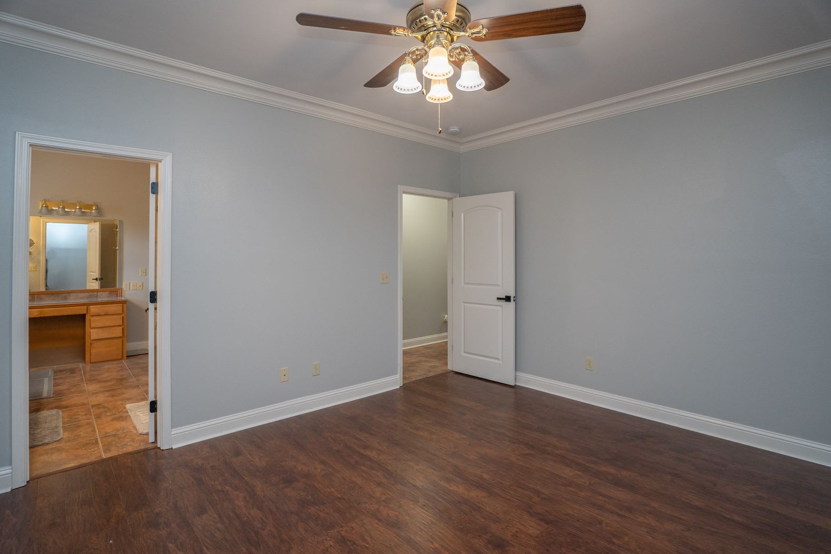Spacious 3Br 2Ba With Modern Updates – photo 5