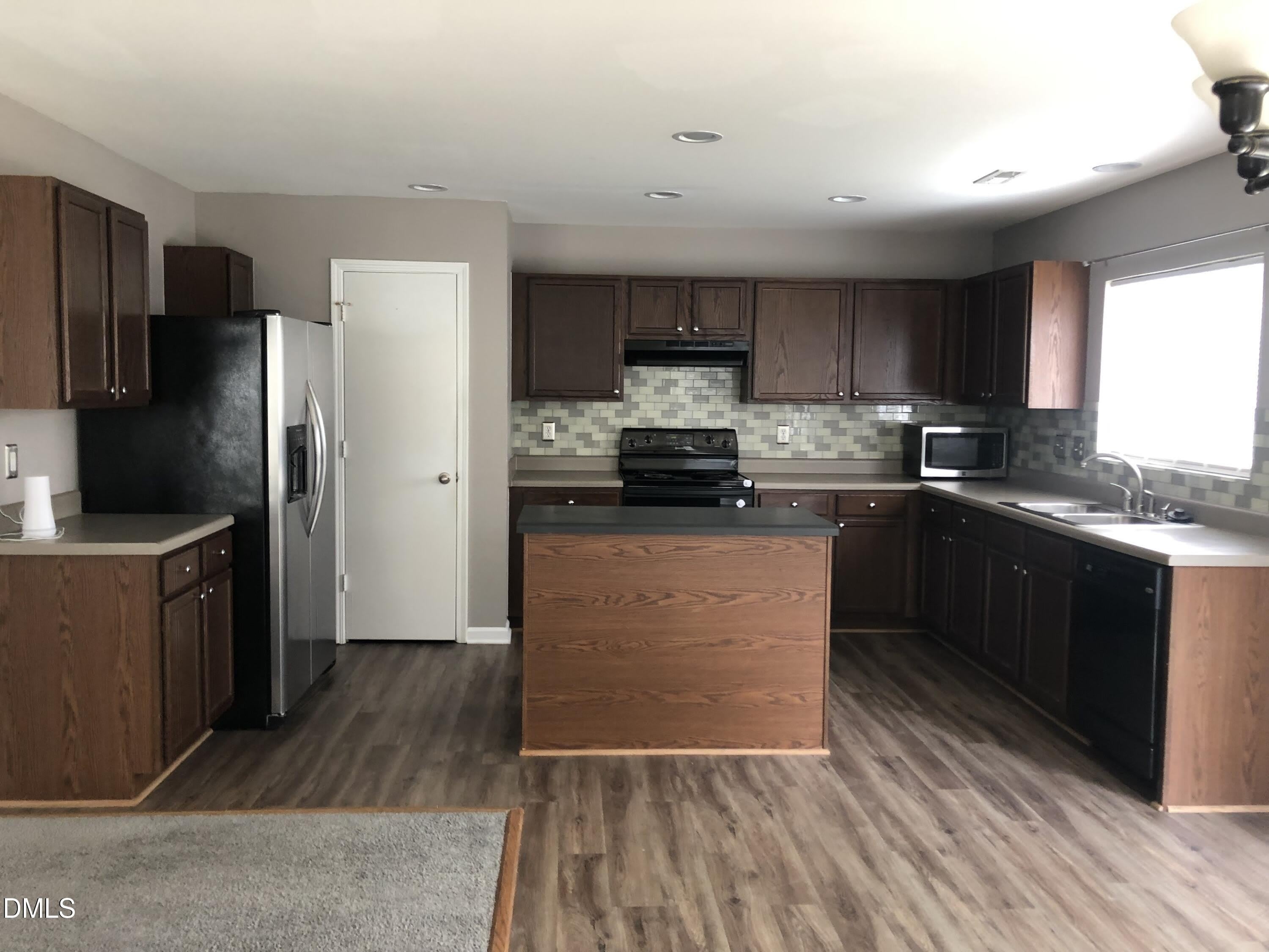 105 Palmdale Court – photo 2